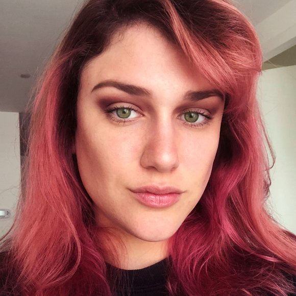 Meet your Posher, Juliana - Picture 1 of 1